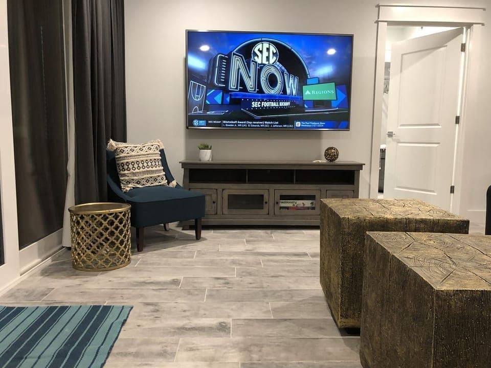 75” LG 4K Big screen TV with Netflix hardwired over 100 mbps streaming!