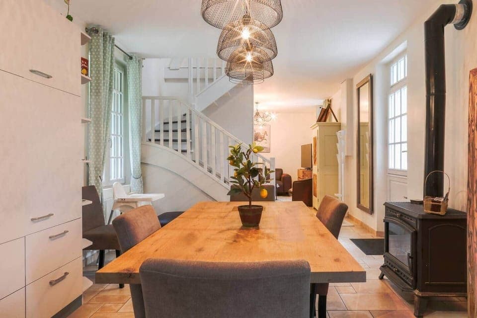 Ground floor dining area