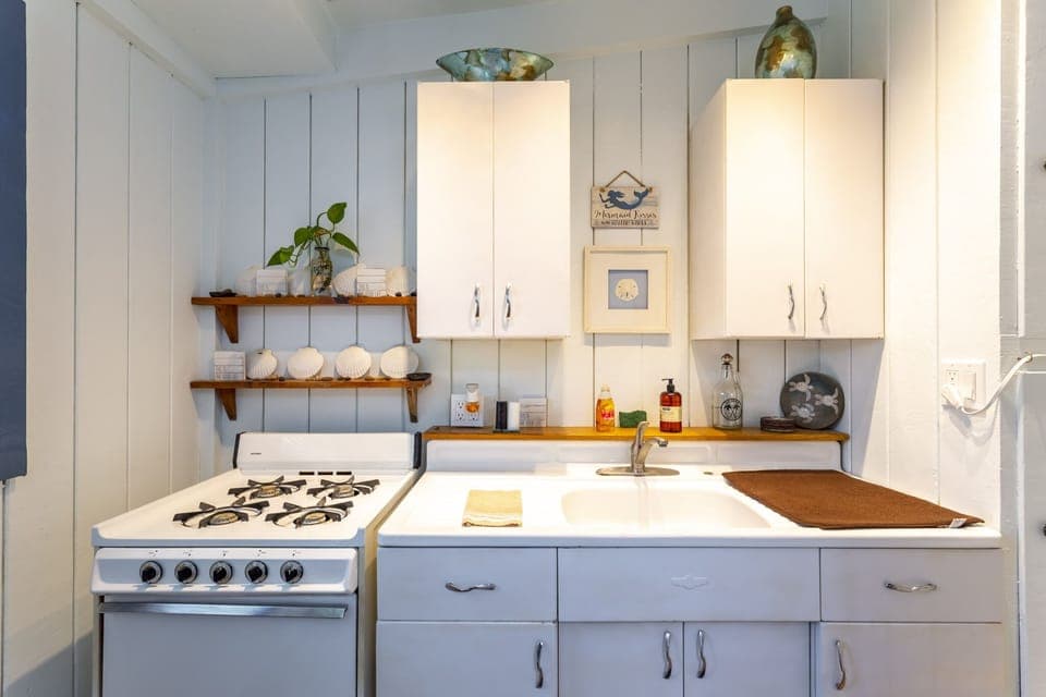 Fully stocked kitchen with everything you need