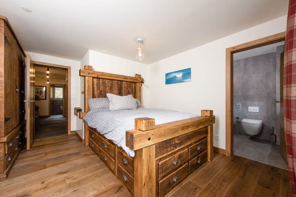 Double room with en-suite bathroom