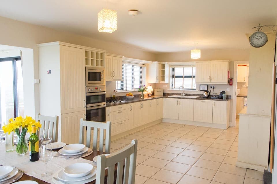 Large Open Plan Kitchen