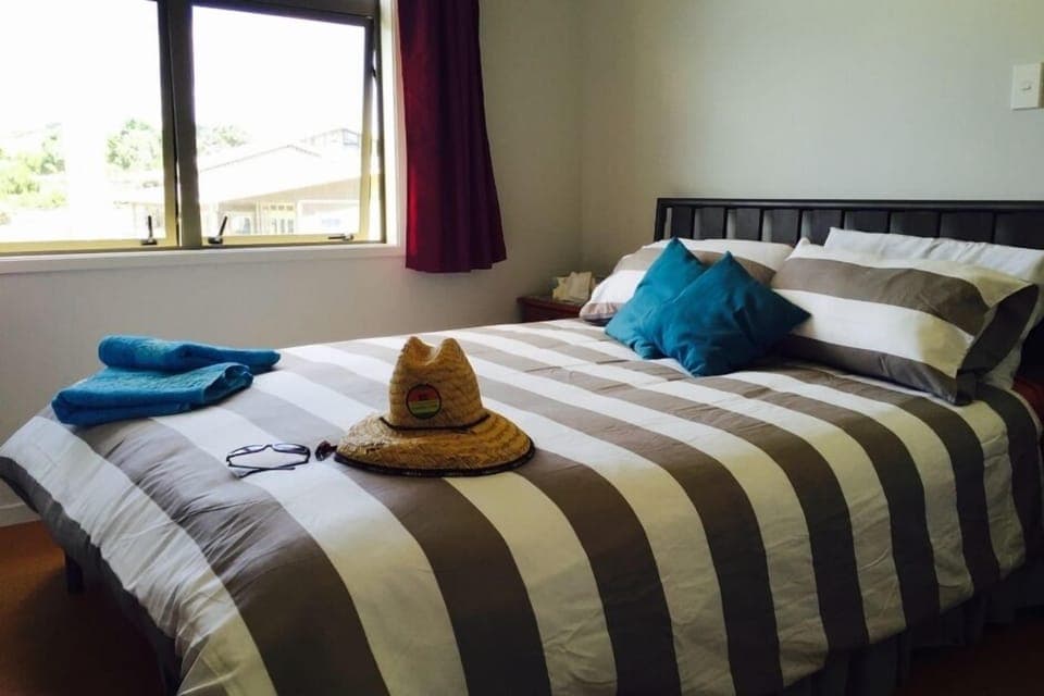 U[stairs Queen Bedroom