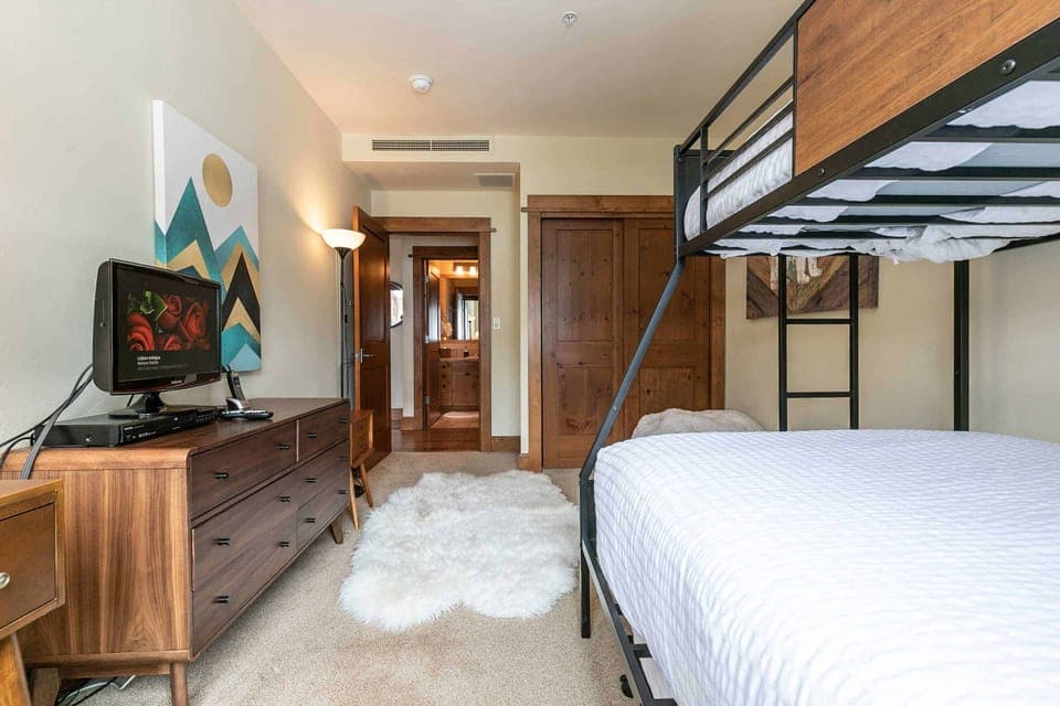 1693600686268-729-10