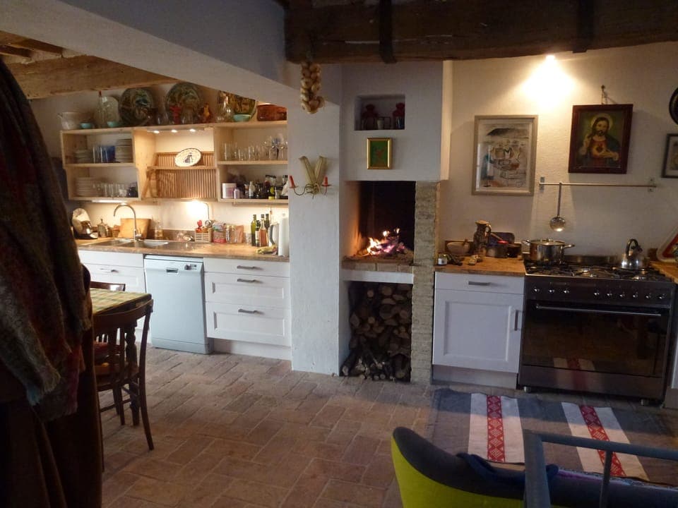 kitchen with open fireplace