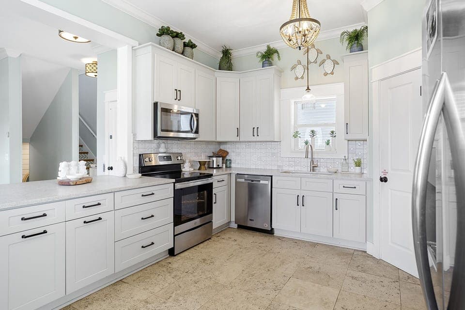 23-Blue-Water-Escape-Kitchen-Alt