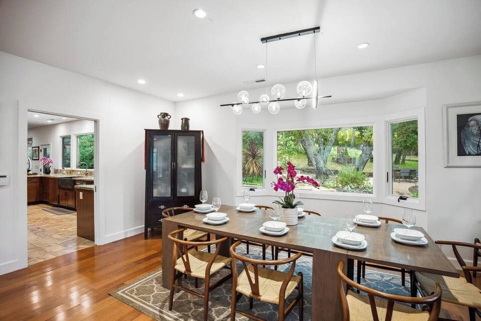 Main House dining and Kitchen entry