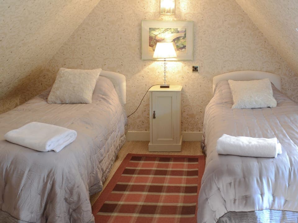Twin bedroom | Tressady Coach House, Rogart, near Dornoch