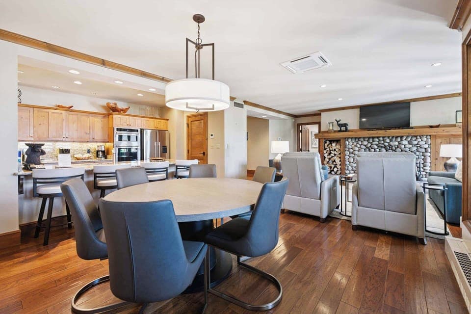 hyattcondo-1-6785_54687724895_o