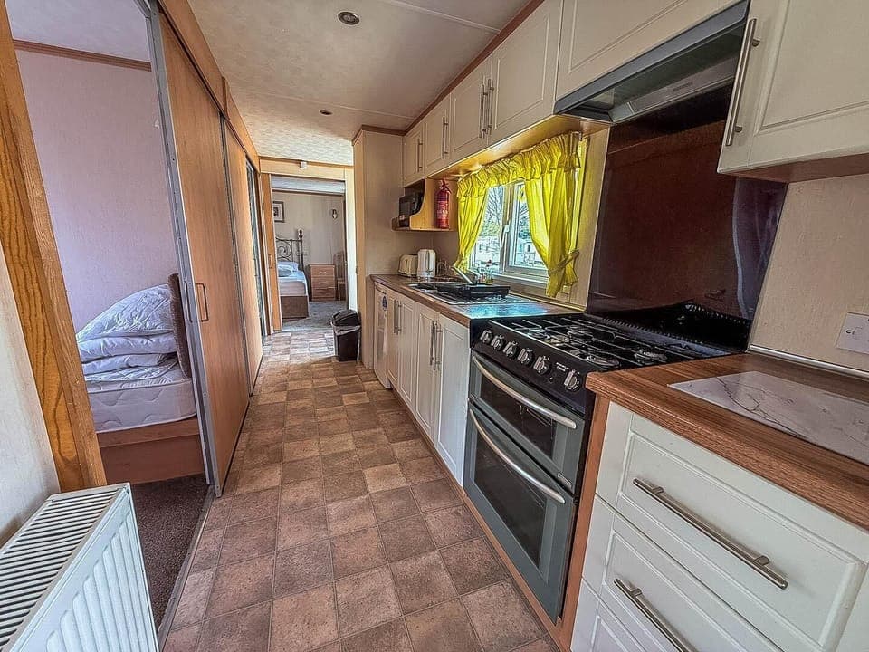 Enjoy the ultimate family holiday UK at Parkdean Resorts Southview Holiday Park Skegness, complete with a comfortable kitchen area in a caravan and easy access to the sandy shores of Skegness beach.