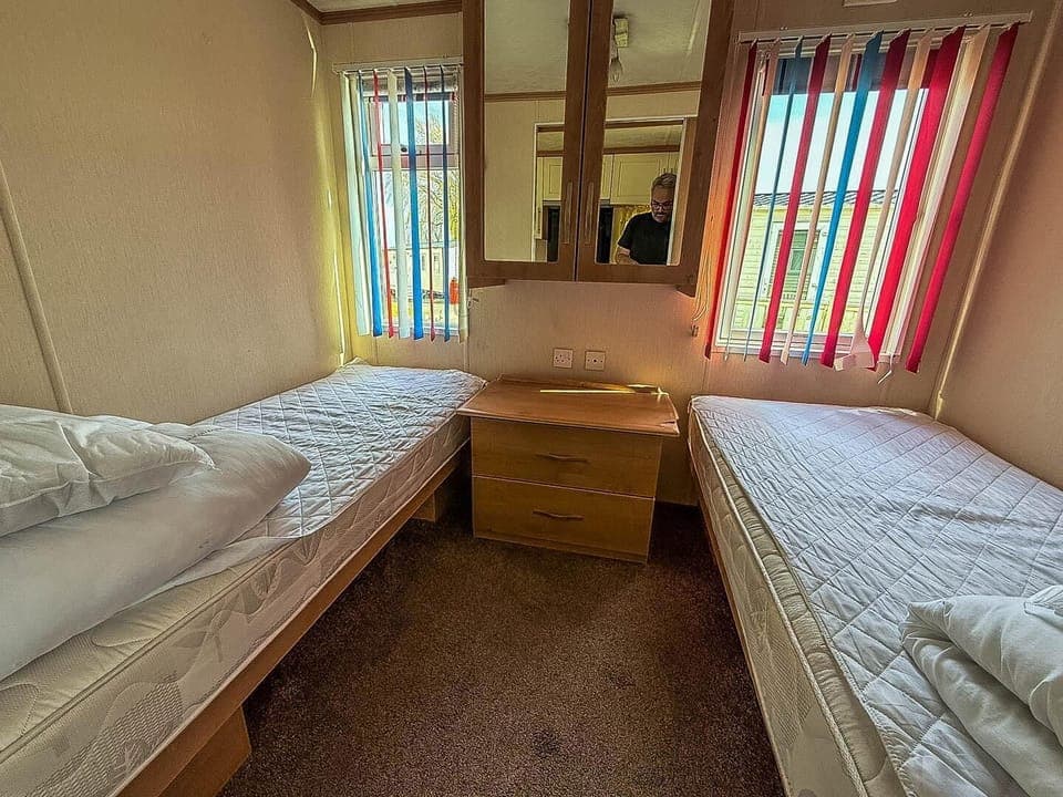 Make memories on your last-minute family holiday with a visit to Fantasy Island Skegness, while staying in comfortable bedrooms in a caravan at Southview Holiday Park.