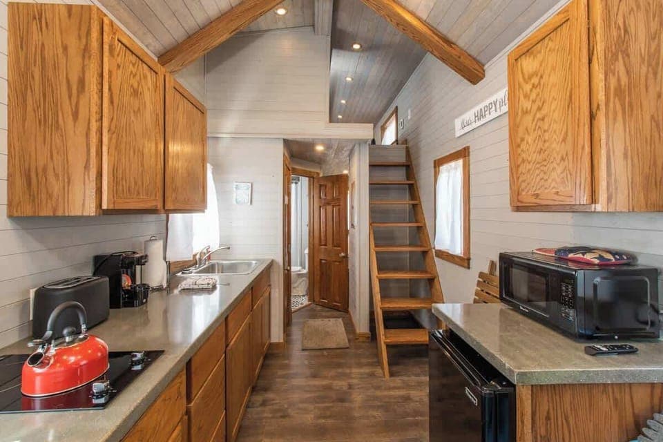 Lots of space in the kitchen