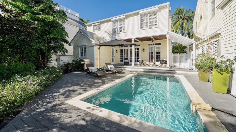 Welcome to Diamond Girl...