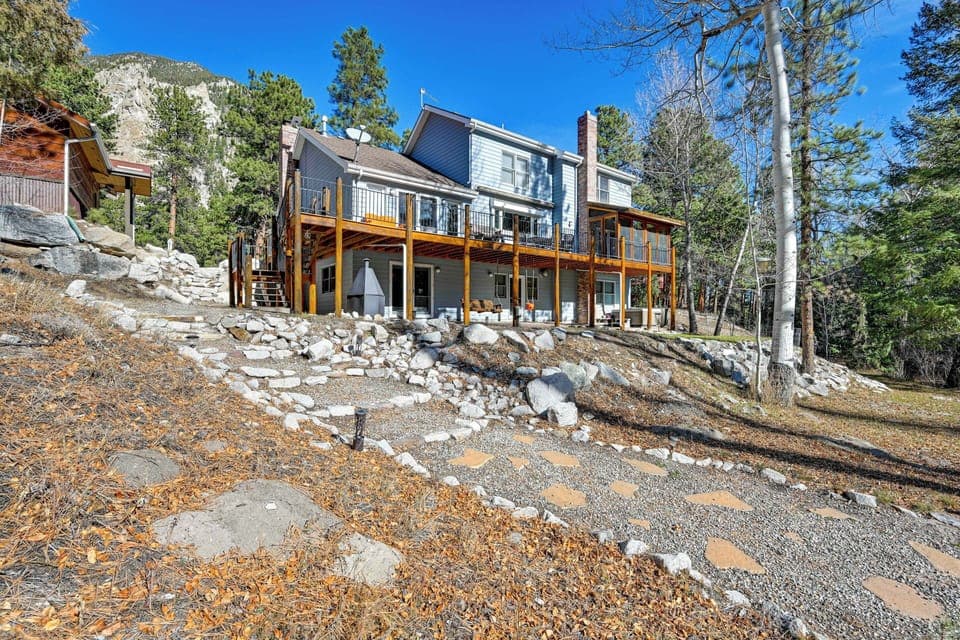 Nathrop Vacation Rental | 5BR | 3.5BA | 4,200 Sq Ft | Step Required