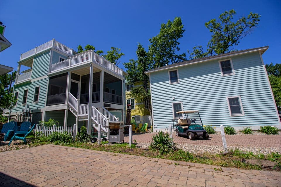 Welcome To Lighthouse Lodge And Dune Light