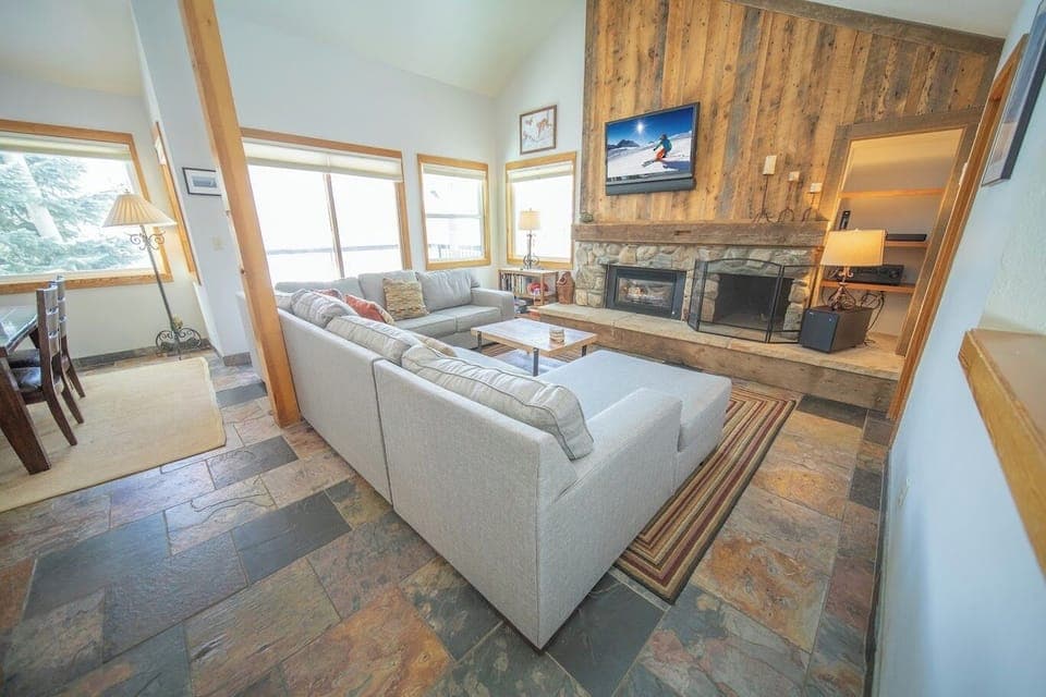 Updated vacation condo at Quicksilver!