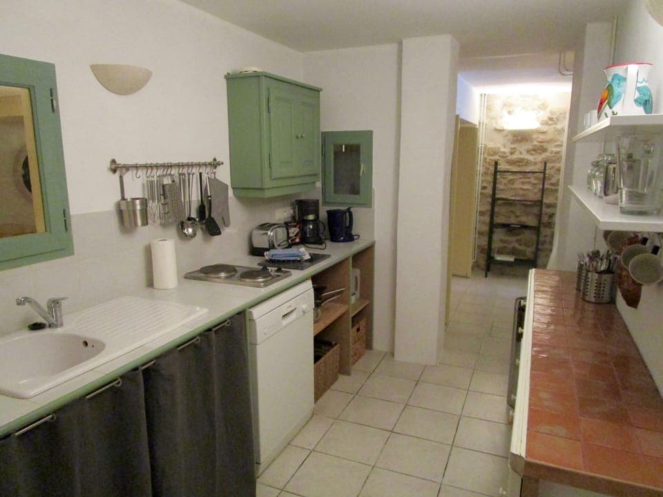 Fully equipped kitchen