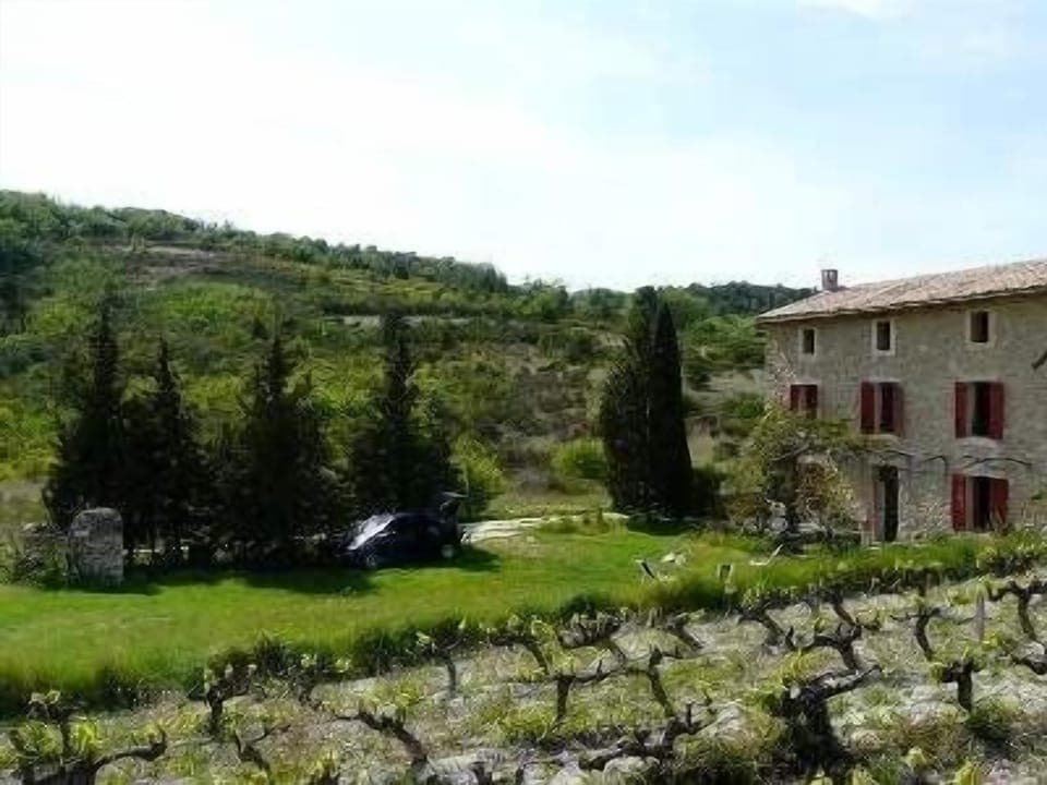 Provencal farmhouse at the foot of Mont Ventoux.