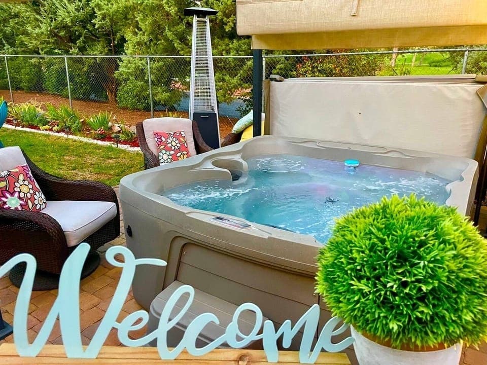 Outdoor spa tub