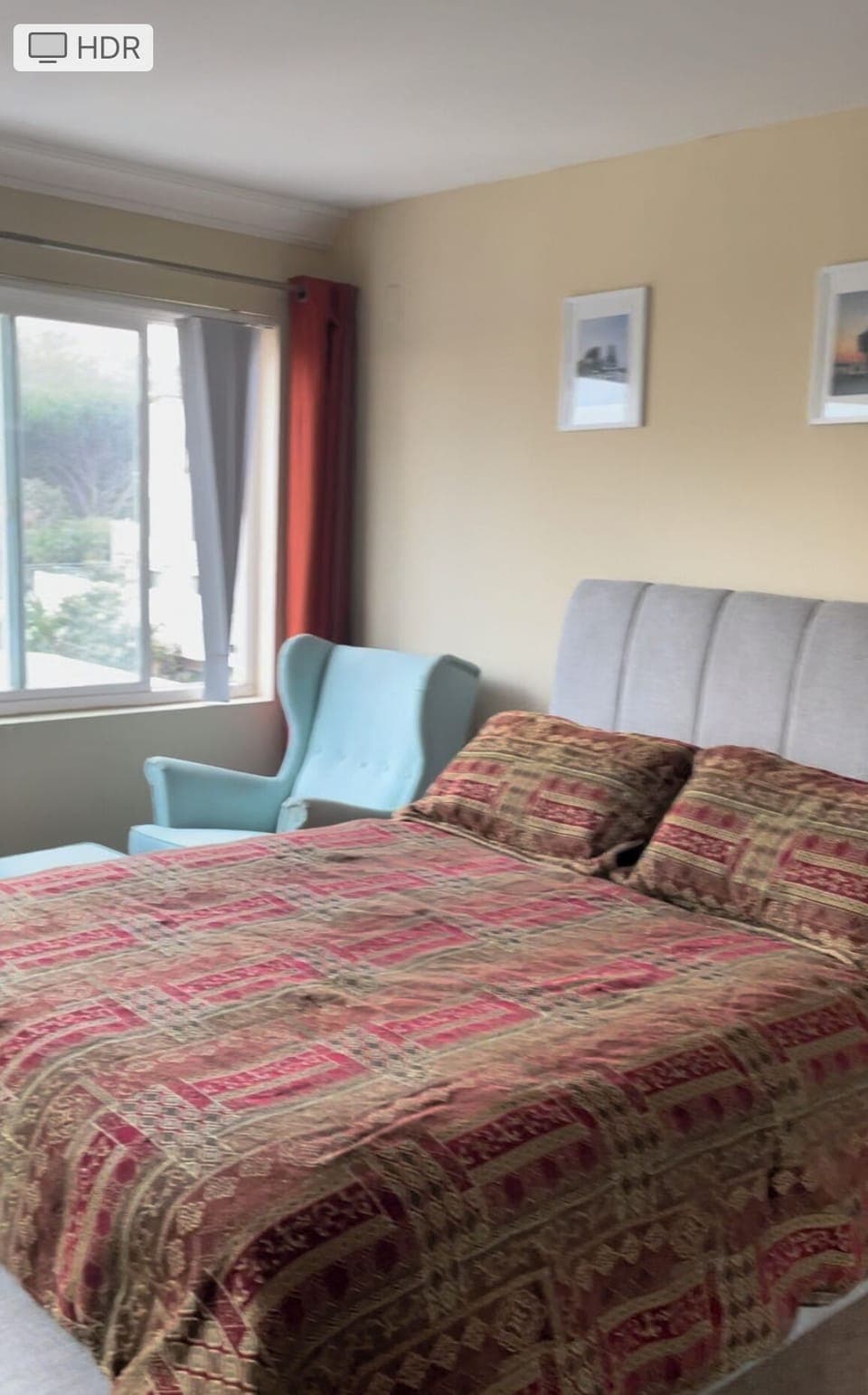 Comfy queen size bed with view of La Jolla hills/ocean