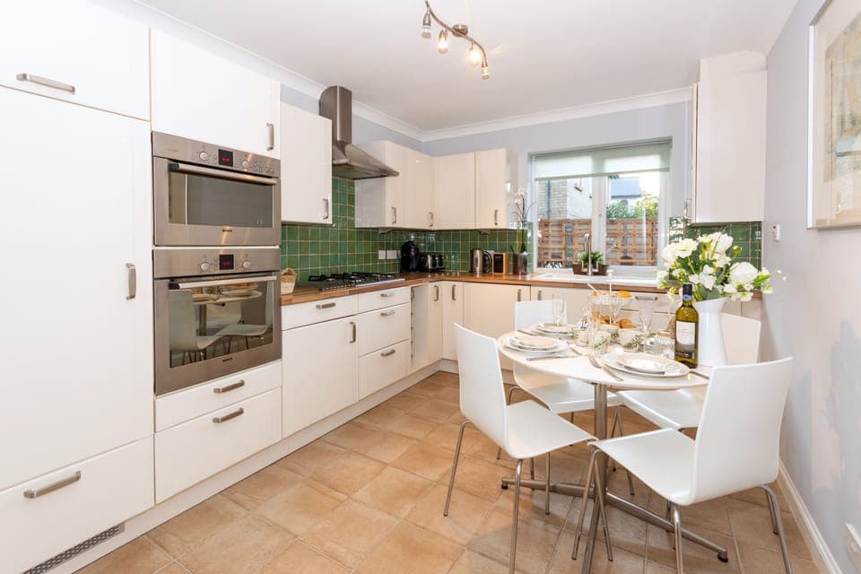 Beautifully equipped kitchen with everything you need