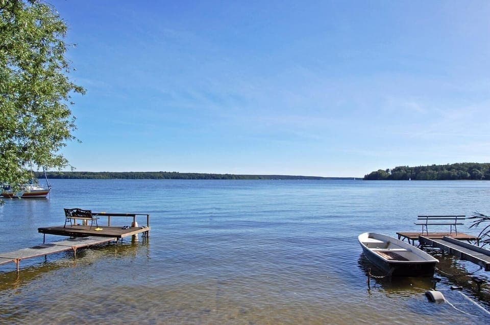 The beautiful Plauer See is also located near our 4-star holiday home "Paradies an der Müritz".