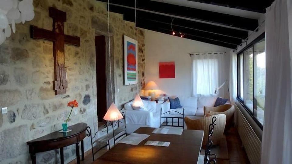 Main House: Veranda + dining and living room