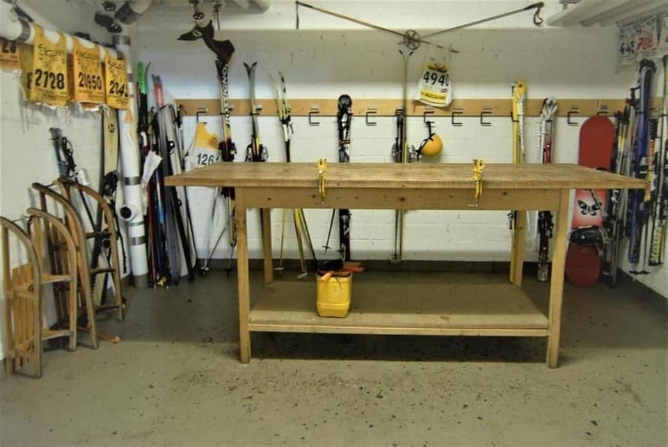 Space for skis, snowboards, sledges, bicycles, pushchairs in the adjoining room Cupboards for shoes. 