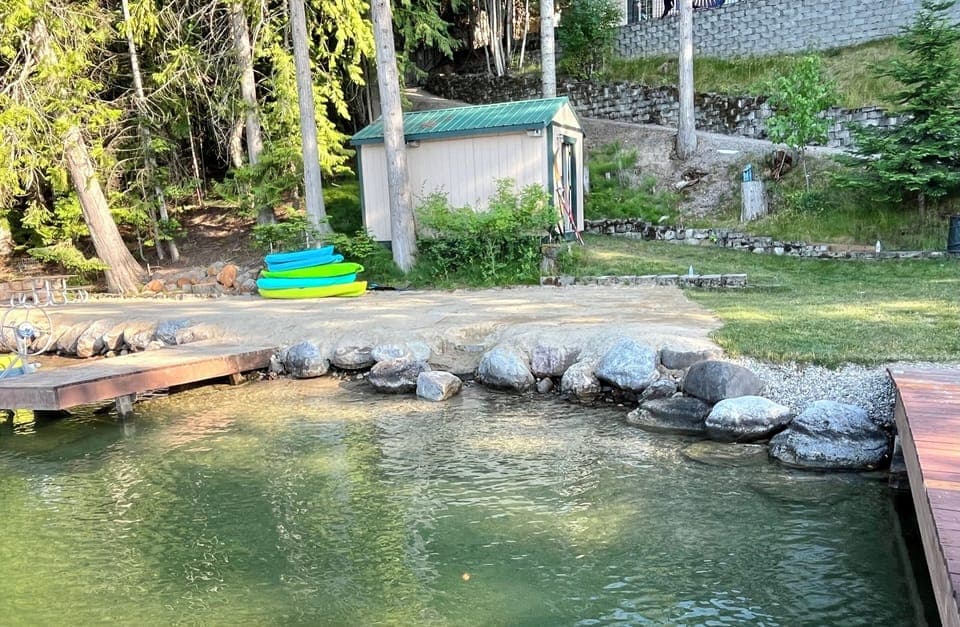 Swim are -5 kayaks on beach for guest to enjoy :)