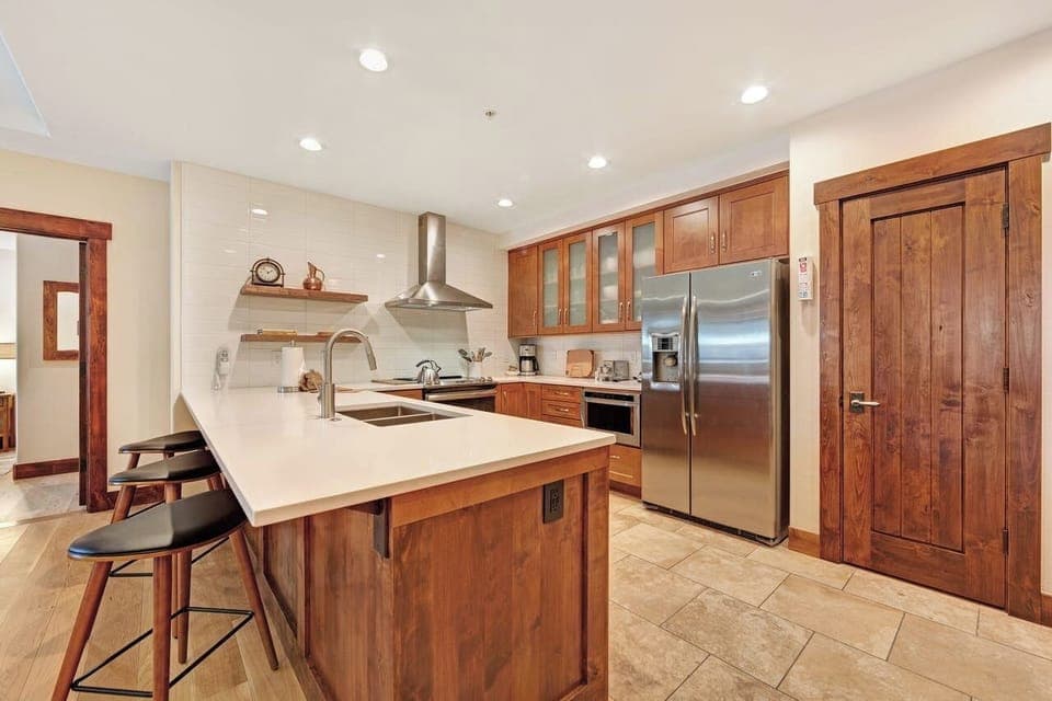 Kitchen - 2 Bedroom - Crystal Peak Lodge - Breckenridge CO