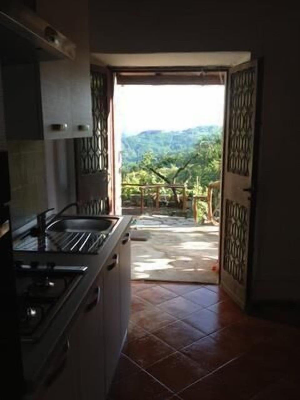 Kitchen with access to the garden