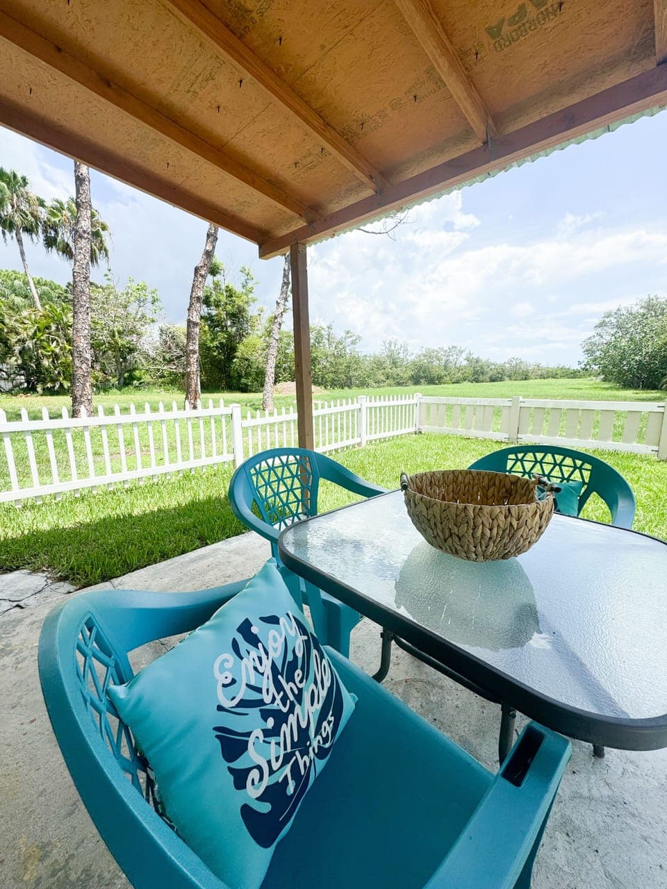 Outdoor dining