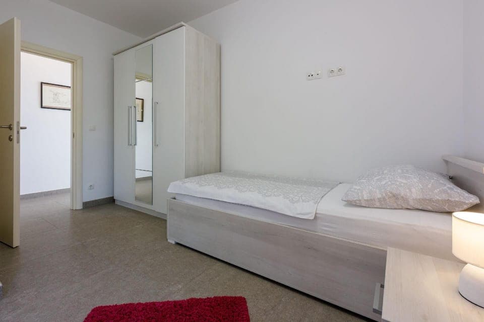 Sleeping area. bedroom with double bed + 3rd bed