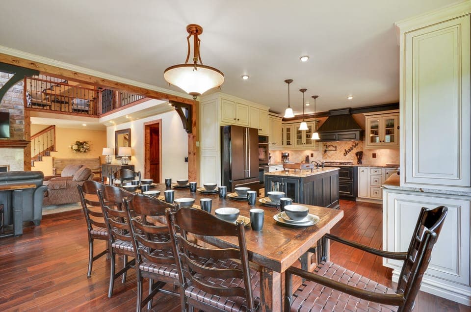 Main Level-Dining Area