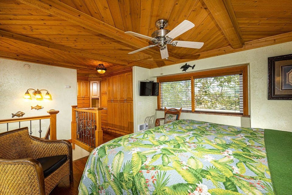 Comfortable California King in Master with lots of Sitting Area