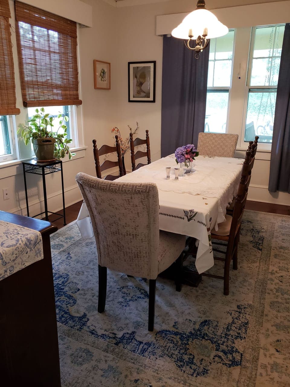 comfy seating for six