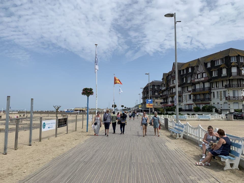 les planches at 3 minutes walking