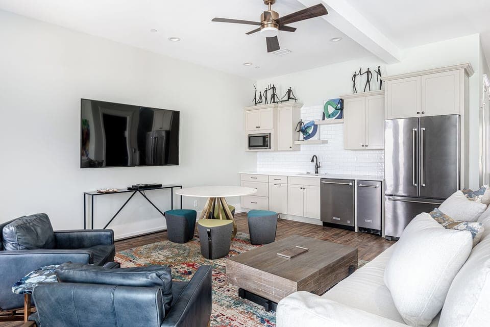 1st Floor Living Area with Pool Table and Kitchenette