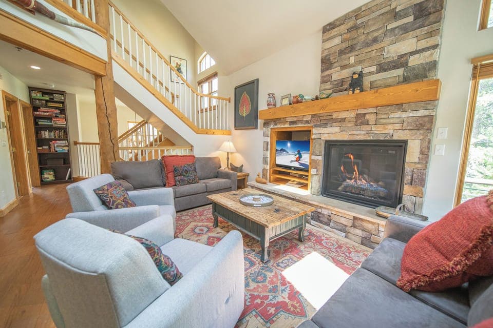 Updated vacation townhouse at Starfire!