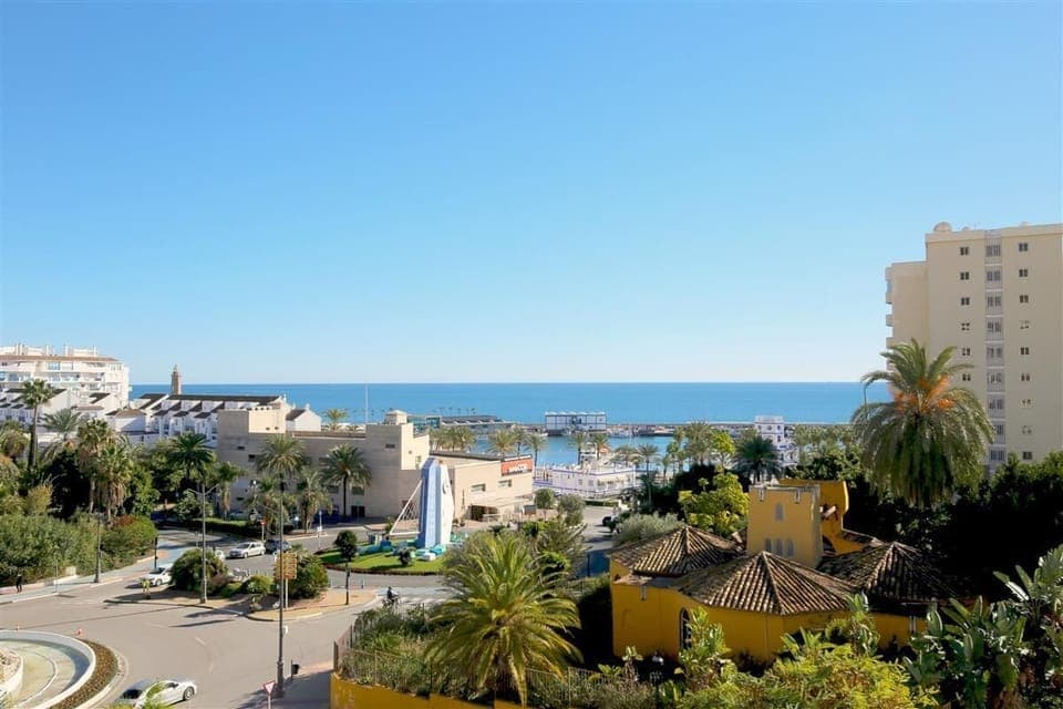 Sea views and views to the marina from this apartment