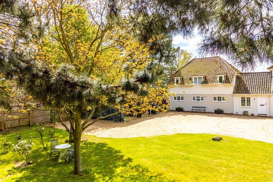 River View, Aldeburgh: In a beautiful location along River Alde, only a short drive out of Aldeburgh