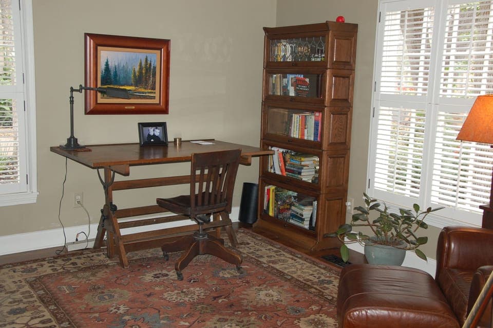 additional office (can be converted to bedroom upon request)