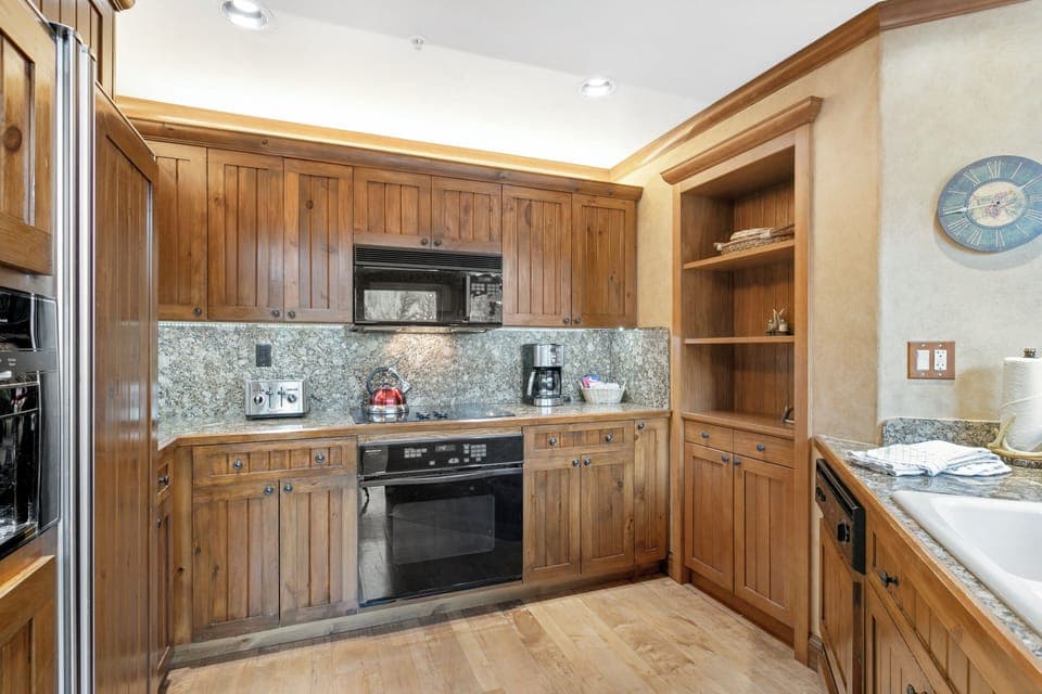 Kitchen - Ski In/Out