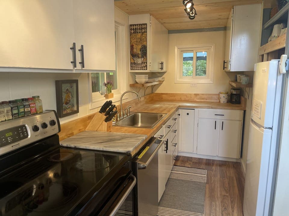 Fully equipped kitchen