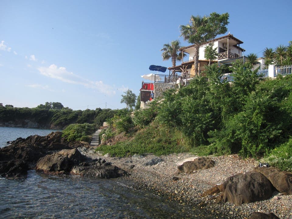 Small beach 1 steps from the house