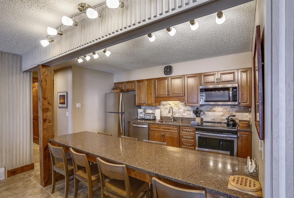Kitchen / Dining