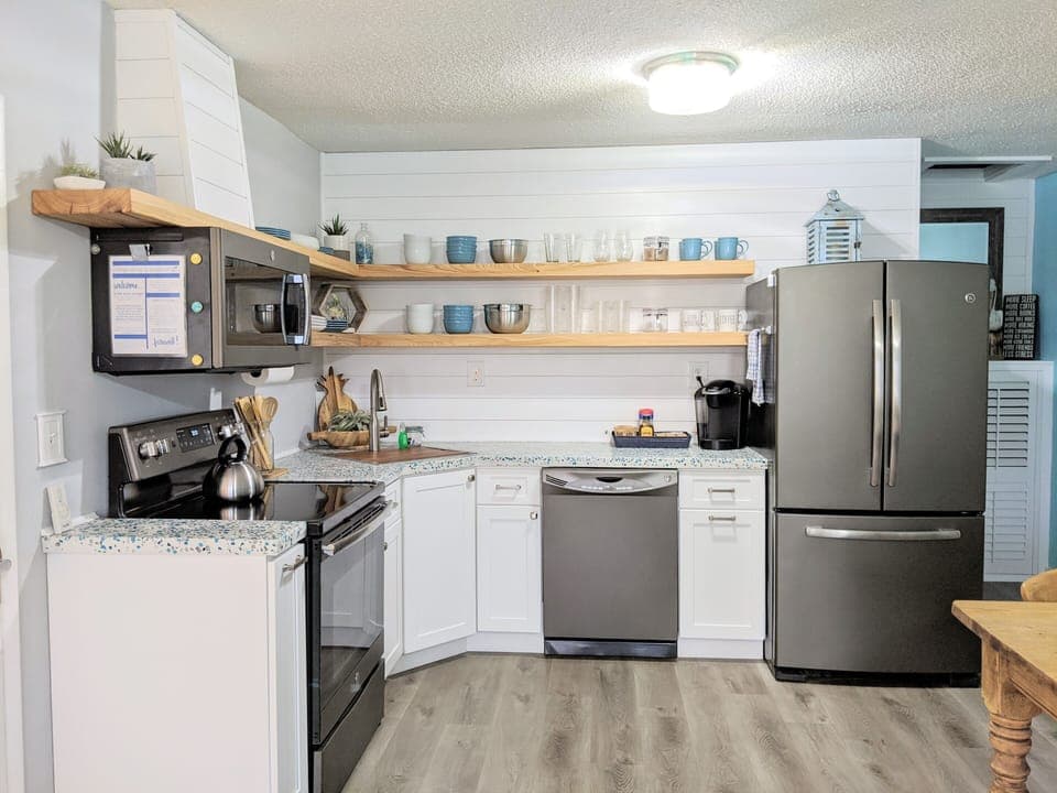 Newly updated kitchen: plenty of counter space and all major appliances 
