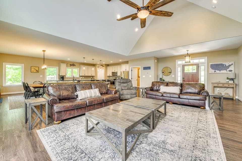 Living Room | Cable TVs