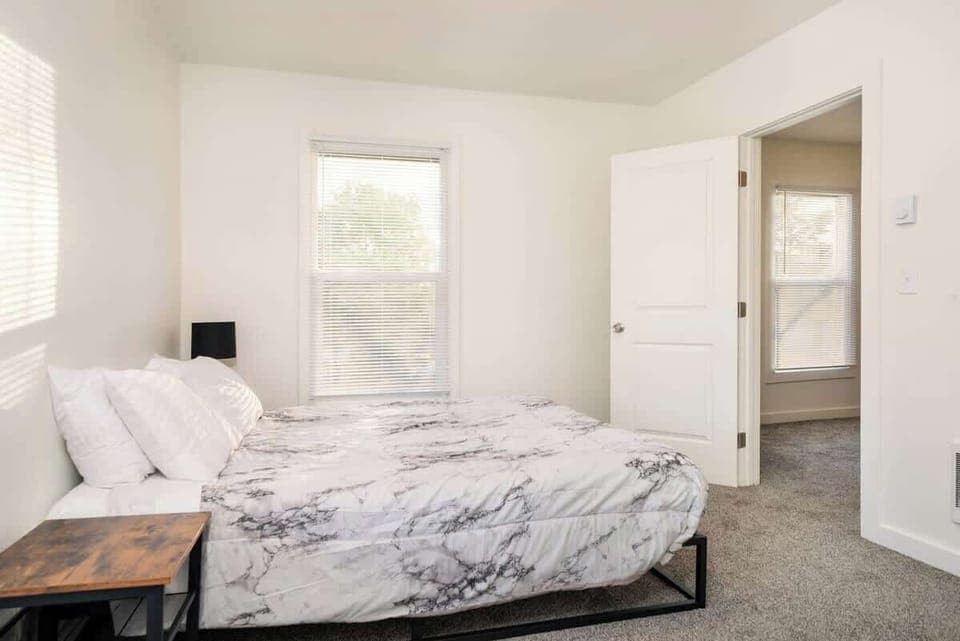 Cozy and clean bedroom #2