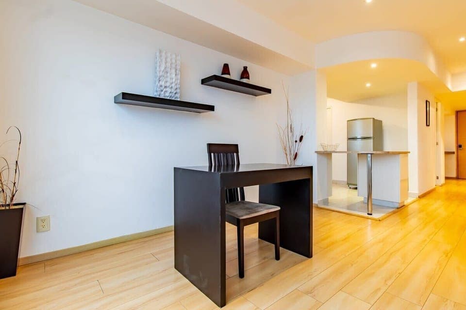 Comfortable compact office