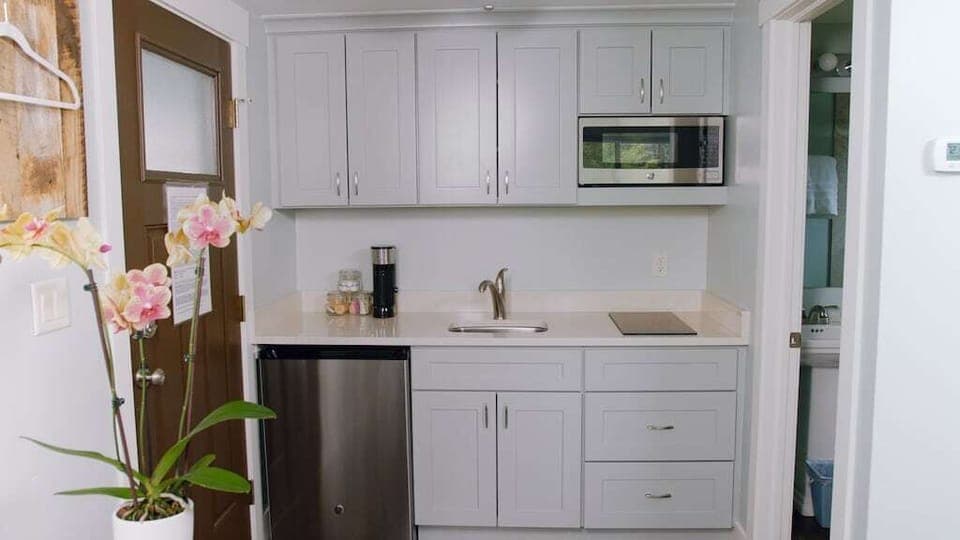 Marys Redstone retreat studio mini kitchen with mircrowave and coffee station